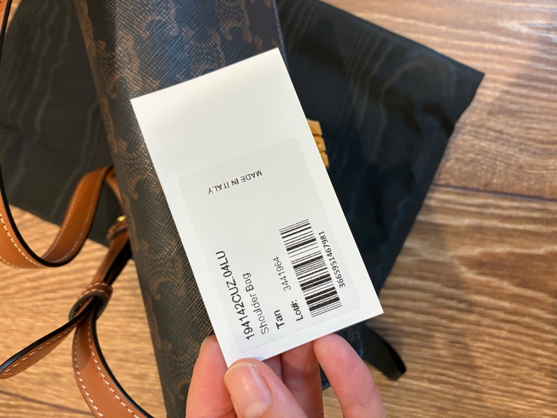 Celine老花腋下包-CLAUDE標誌印花牛皮革肩揹袋-16