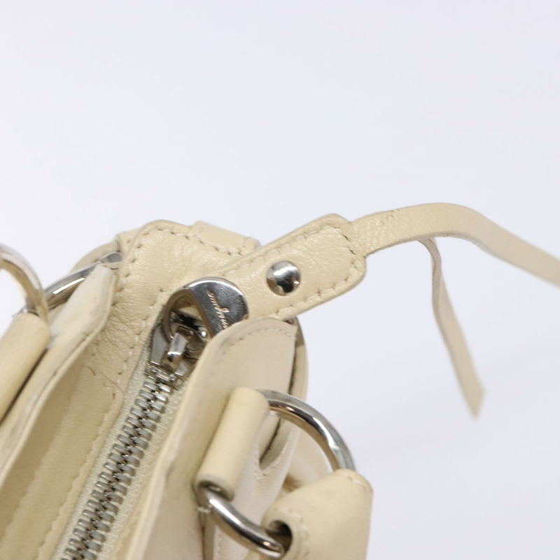 【日本直送】Salvatore Ferragamo Gancini 手袋 皮革 象牙色 銀色 正品 142123-17