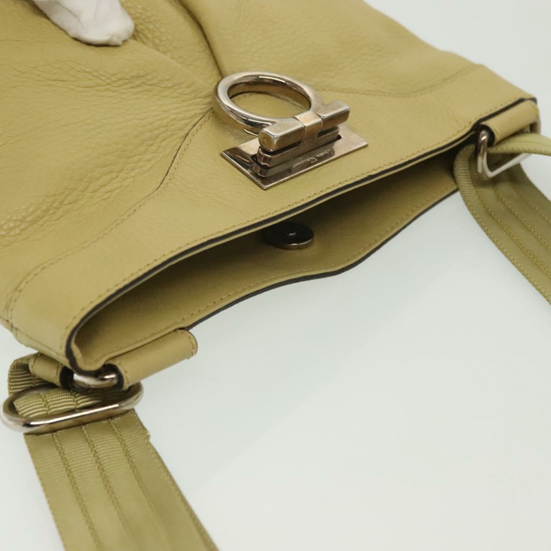 【日本直送】Salvatore Ferragamo Gancini 單肩包 皮革 黃色 銀色 正品 142164-5