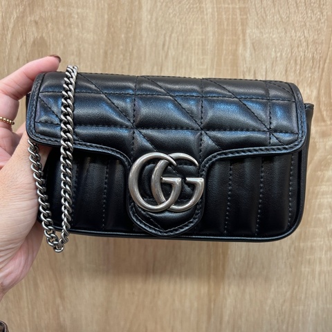 Gucci 黑牛皮Marmont mini 斜背包