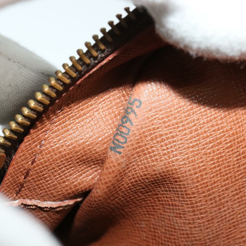 【日本直送】路易威登 Monogram Blois 肩包 M51221 LV 正品 ep10829-11