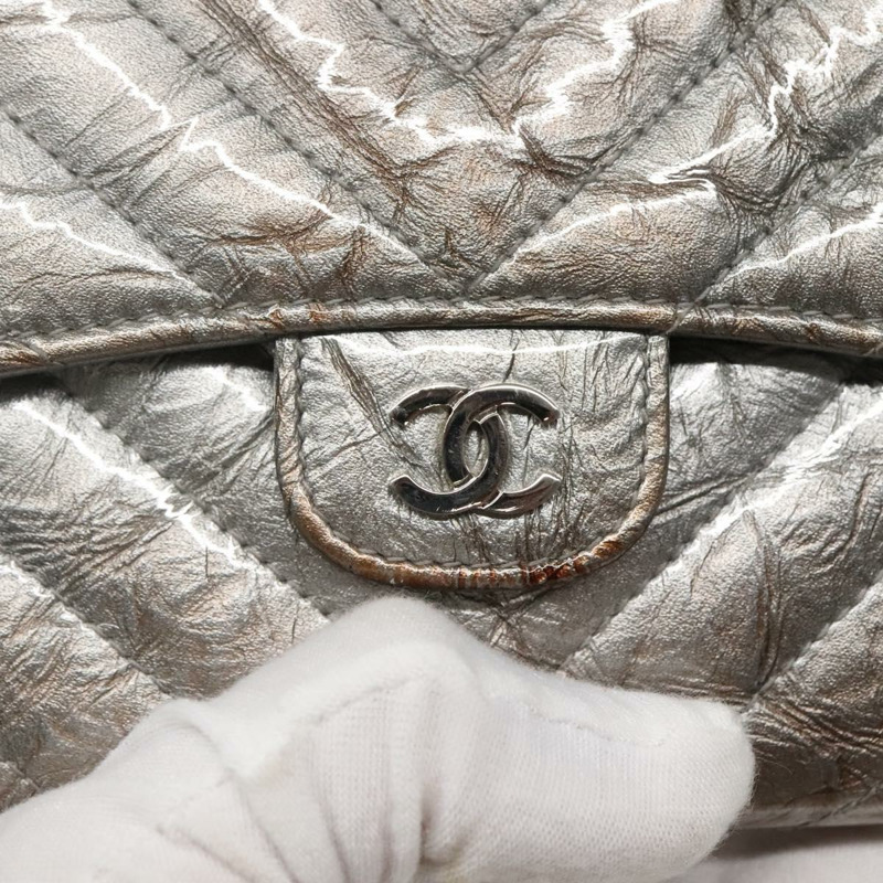 【日本直送】香奈兒 V 字縫線 COCO 標誌長錢包,漆皮銀色,CC 標誌,貨號 141921-7