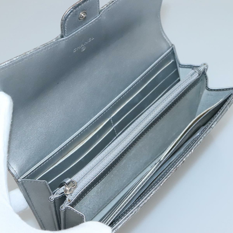 【日本直送】香奈兒 V 字縫線 COCO 標誌長錢包,漆皮銀色,CC 標誌,貨號 141921-8