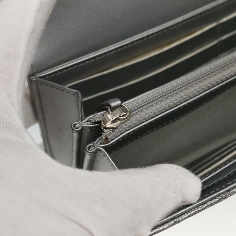 【日本直送】香奈兒 V 字縫線 COCO 標誌長錢包,漆皮銀色,CC 標誌,貨號 141921-17