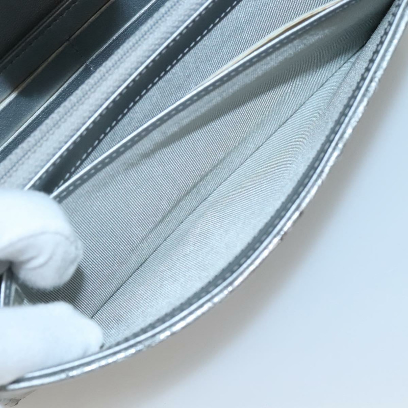 【日本直送】香奈兒 V 字縫線 COCO 標誌長錢包,漆皮銀色,CC 標誌,貨號 141921-21