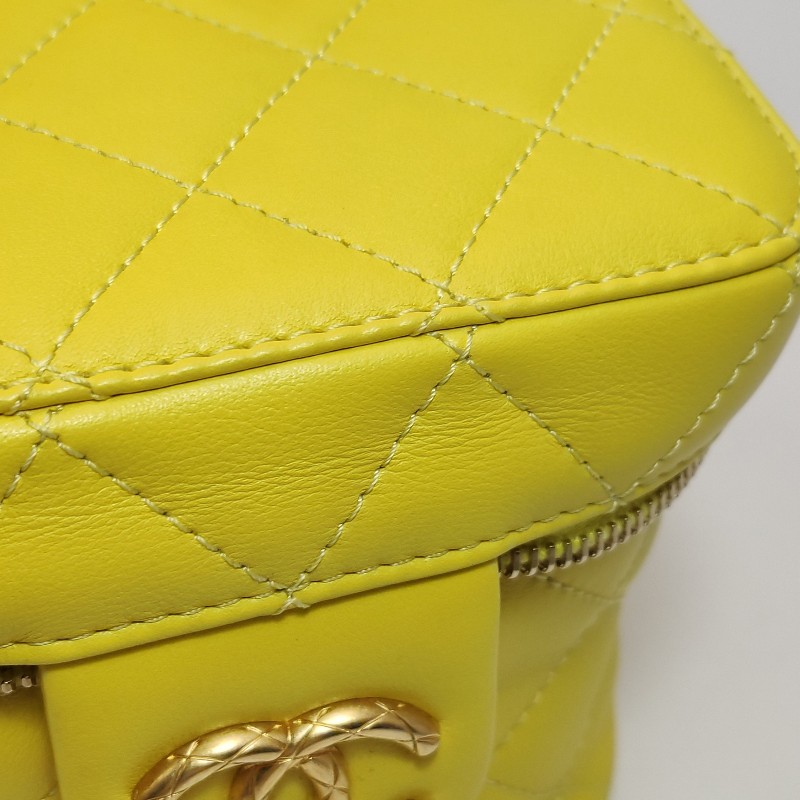 Chanel Vanity Case牛皮純色菱格絎縫雙C標識斜挎包單肩包-17