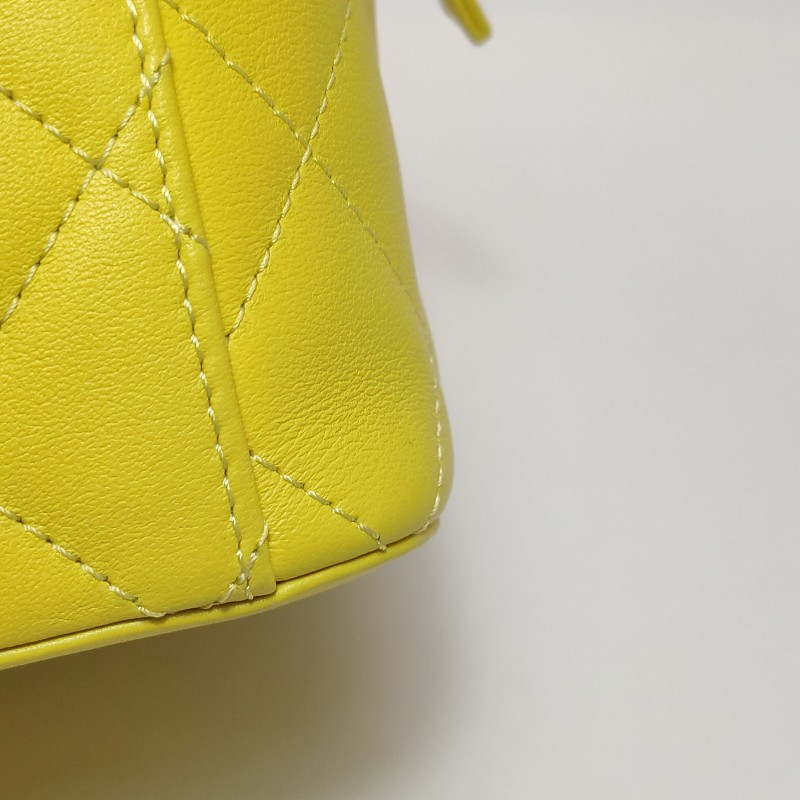 Chanel Vanity Case牛皮純色菱格絎縫雙C標識斜挎包單肩包-19