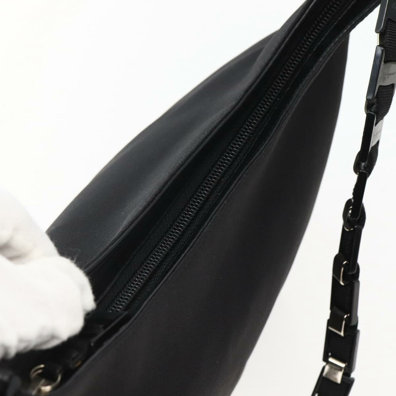 【日本直送】Salvatore Ferragamo 肩背包 黑色 銀色 正品 BA5743-5