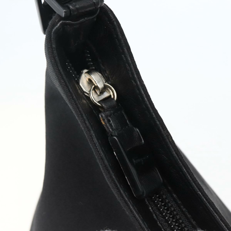 【日本直送】Salvatore Ferragamo 肩背包 黑色 銀色 正品 BA5743-9