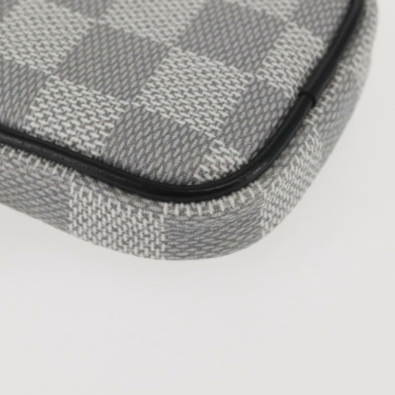 【日本直送】路易威登 Damier Graffiti 3D 模組化手拿包 灰色 N60447 LV Auth 143172-6
