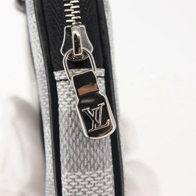 【日本直送】路易威登 Damier Graffiti 3D 模組化手拿包 灰色 N60447 LV Auth 143172-9