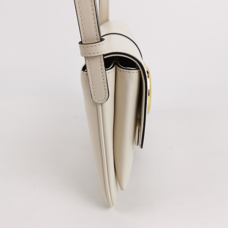 Gucci Arli 小號牛皮純色雙G標誌斜挎包單肩包-3