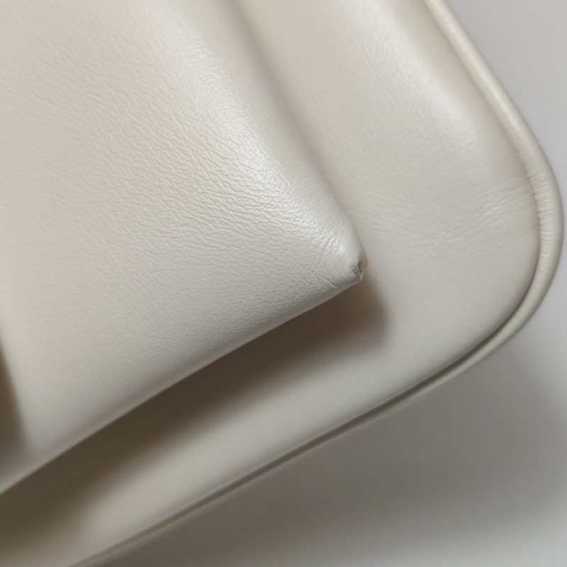 Gucci Arli 小號牛皮純色雙G標誌斜挎包單肩包-10