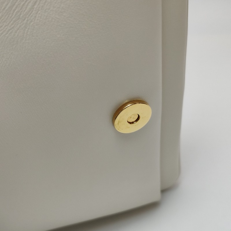 Gucci Arli 小號牛皮純色雙G標誌斜挎包單肩包-11