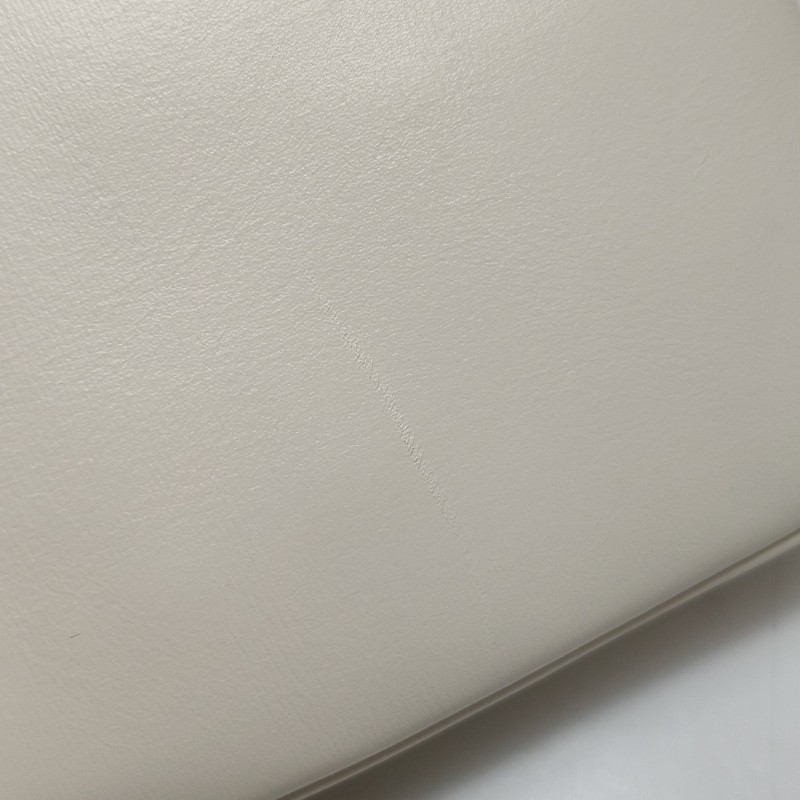 Gucci Arli 小號牛皮純色雙G標誌斜挎包單肩包-14