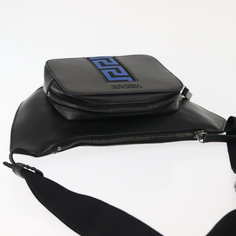 【日本直送】VERSACE 黑色真皮斜背包 Auth am9243-5