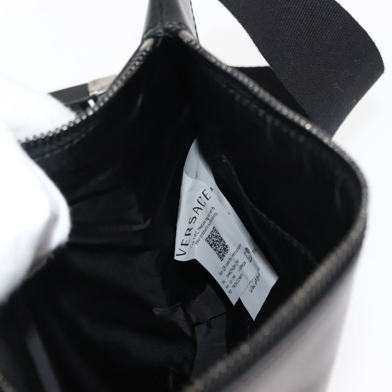 【日本直送】VERSACE 黑色真皮斜背包 Auth am9243-21