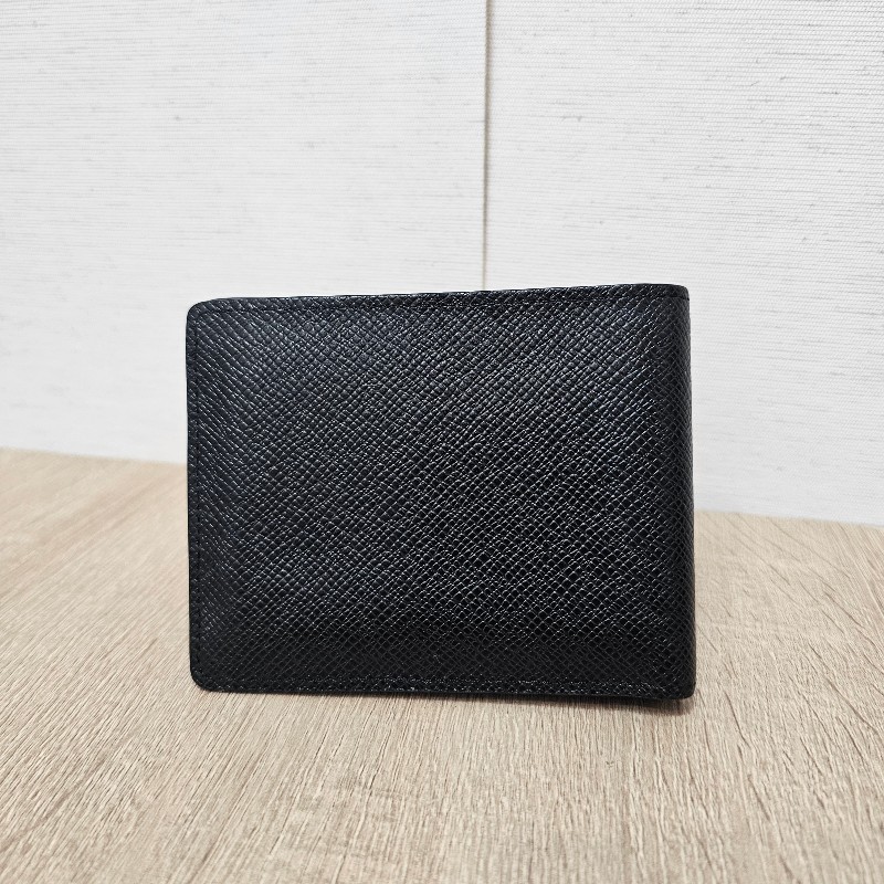 [男生福利品況優❣️] LV黑Taiga牛皮Multiple短夾-1