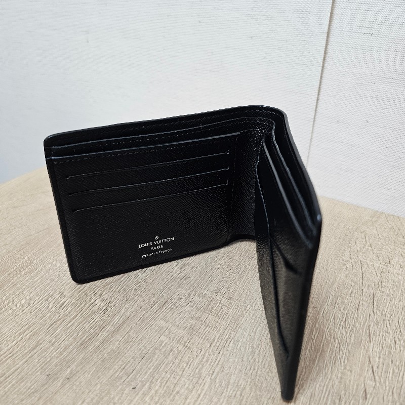 [男生福利品況優❣️] LV黑Taiga牛皮Multiple短夾-15