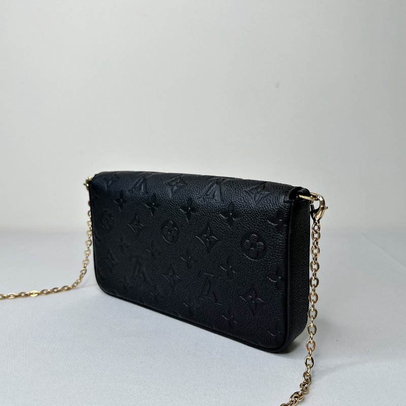 LV 三合一黑壓紋鏈帶包-5