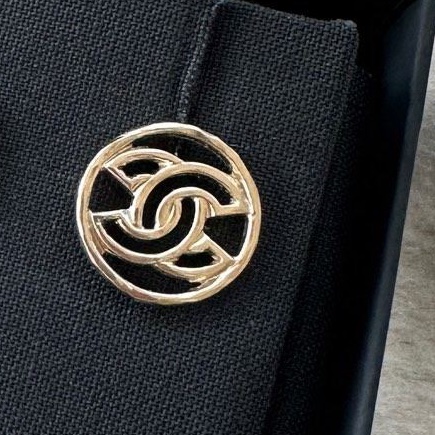 【配件:盒子 💕】Chanel 圓形 鏤空 金色 雙C 耳釘耳環-4