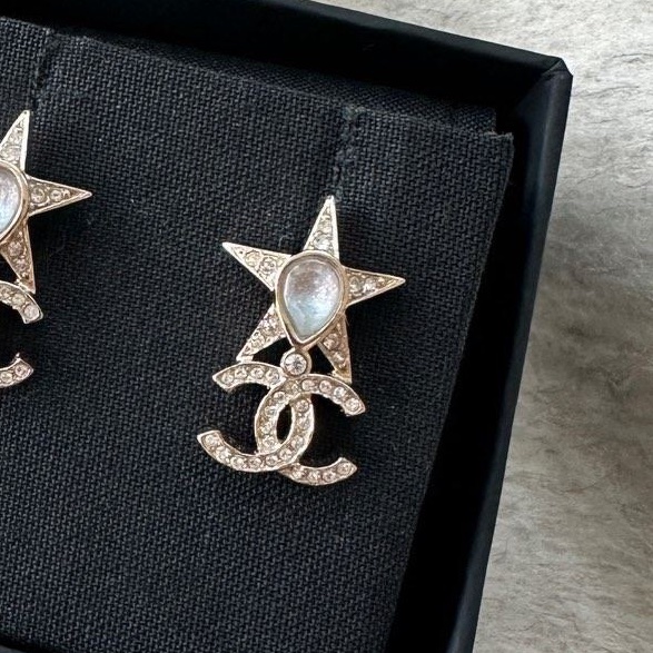 【配件：盒子 💕】Chanel 23P 星星 五角星 水鑽 雙C 耳釘 耳環-4