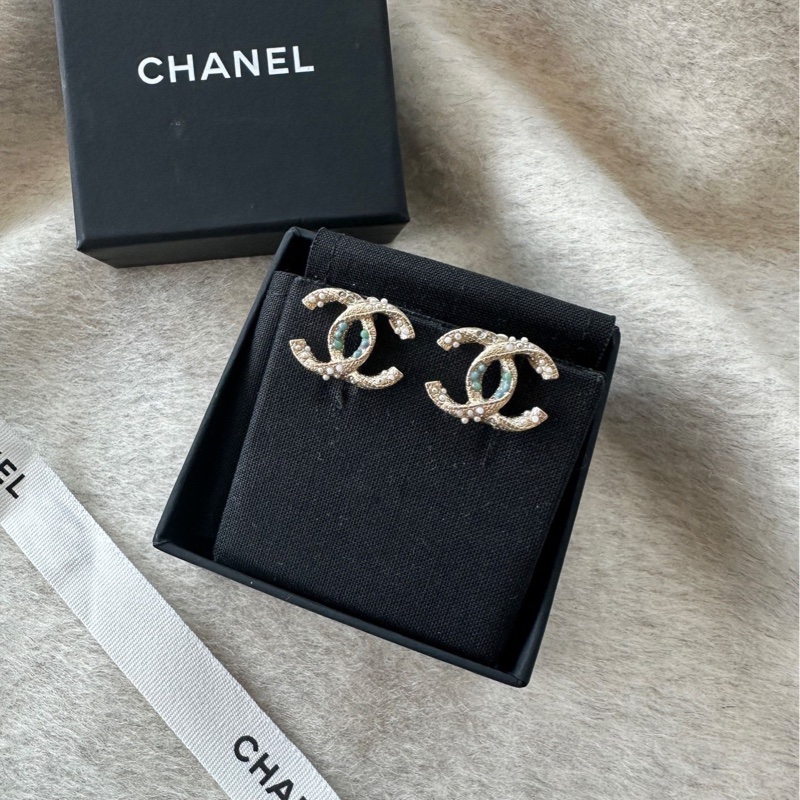 【配件:盒子 💕】Chanel 珍珠 水鑽 藍色 寶石 復古 做舊 耳夾-1