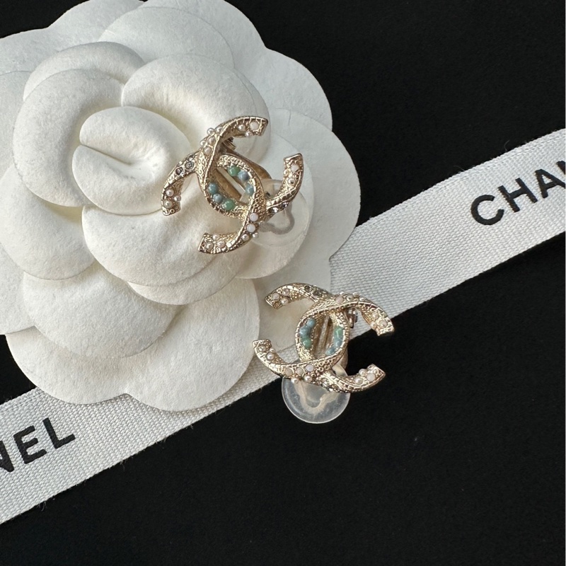 【配件:盒子 💕】Chanel 珍珠 水鑽 藍色 寶石 復古 做舊 耳夾-2