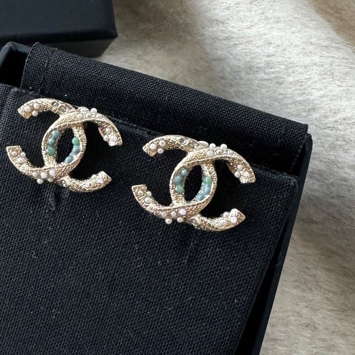 【配件:盒子 💕】Chanel 珍珠 水鑽 藍色 寶石 復古 做舊 耳夾-4
