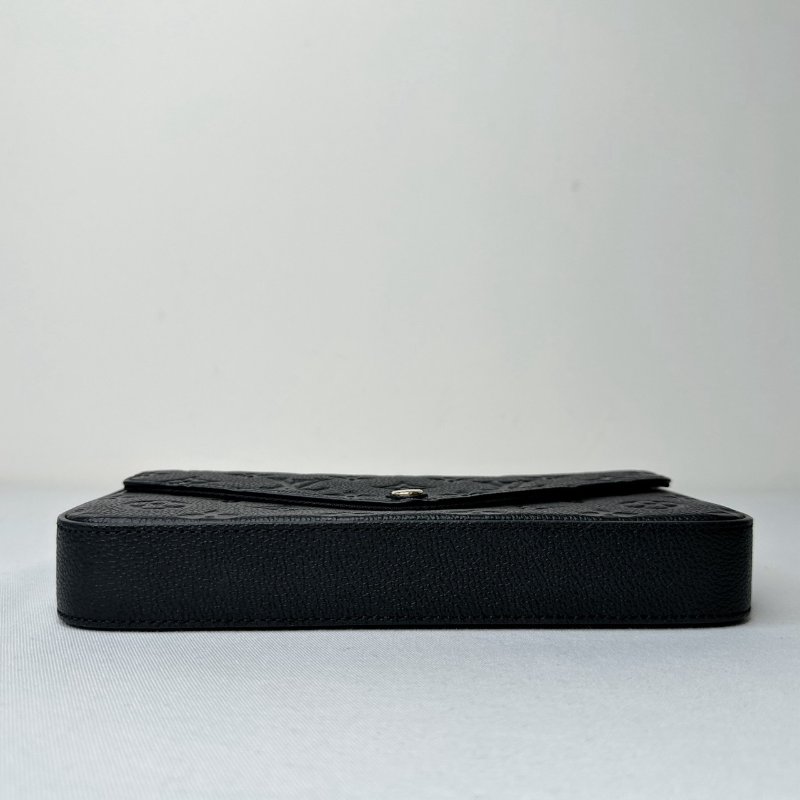 LV 三合一黑壓紋鏈帶包-10