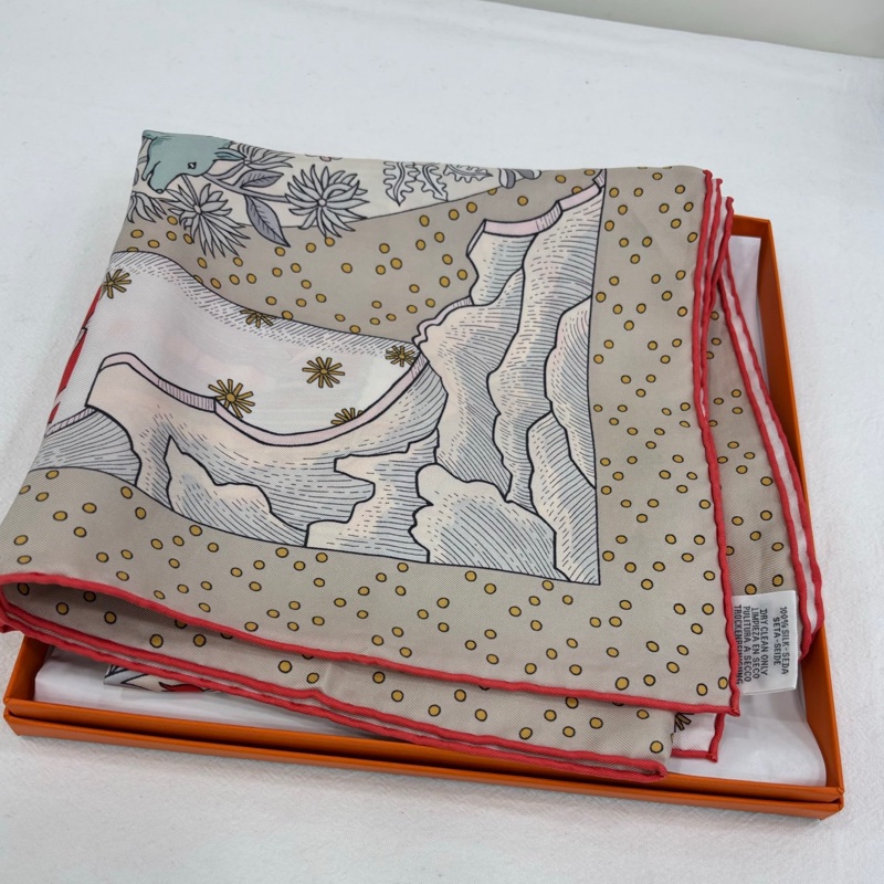 HERMES愛馬仕絲巾《時代新聲》90*90cm全新-1