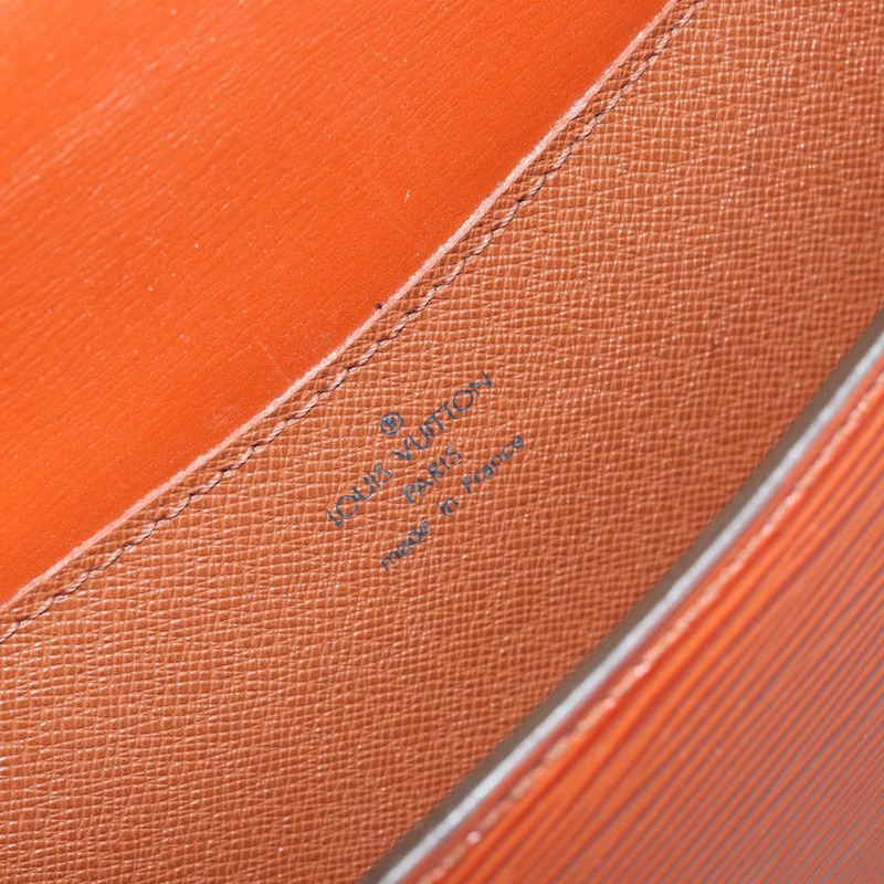 【日本直送】路易威登 Epi Grenel 棕色肯亞 M52363 LV 正品 ep11143-17