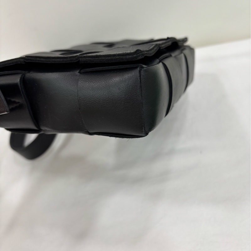 BOTTEGA VENETA葆蝶家Cassette手袋編織斜背包BV包，黑色，羊皮-8