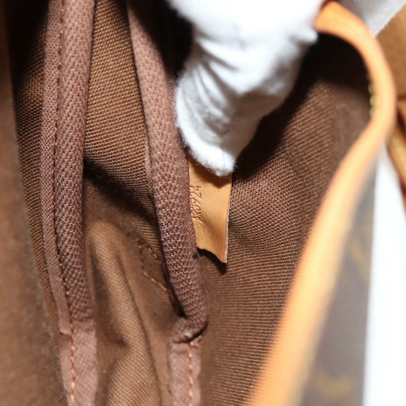 【日本直送】路易威登 Monogram Saumur 30 肩背包 M42256 LV Auth 144542A-11