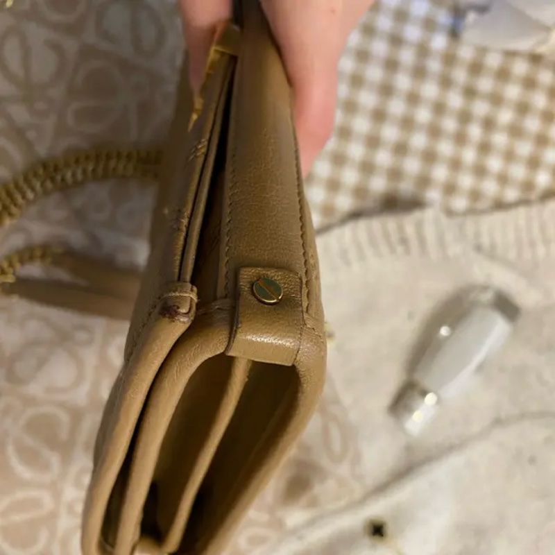 YSL woc 奶茶色肩背包-11