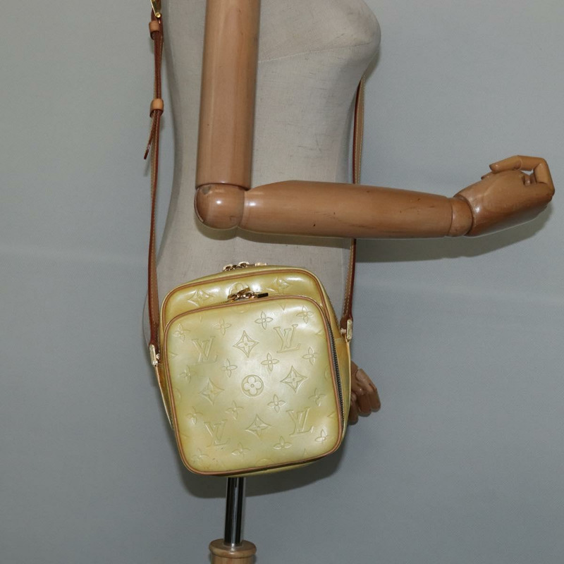 【日本直送】路易威登 Monogram Vernis Wooster 肩背包 灰色 M91036 LV Auth 146779-20