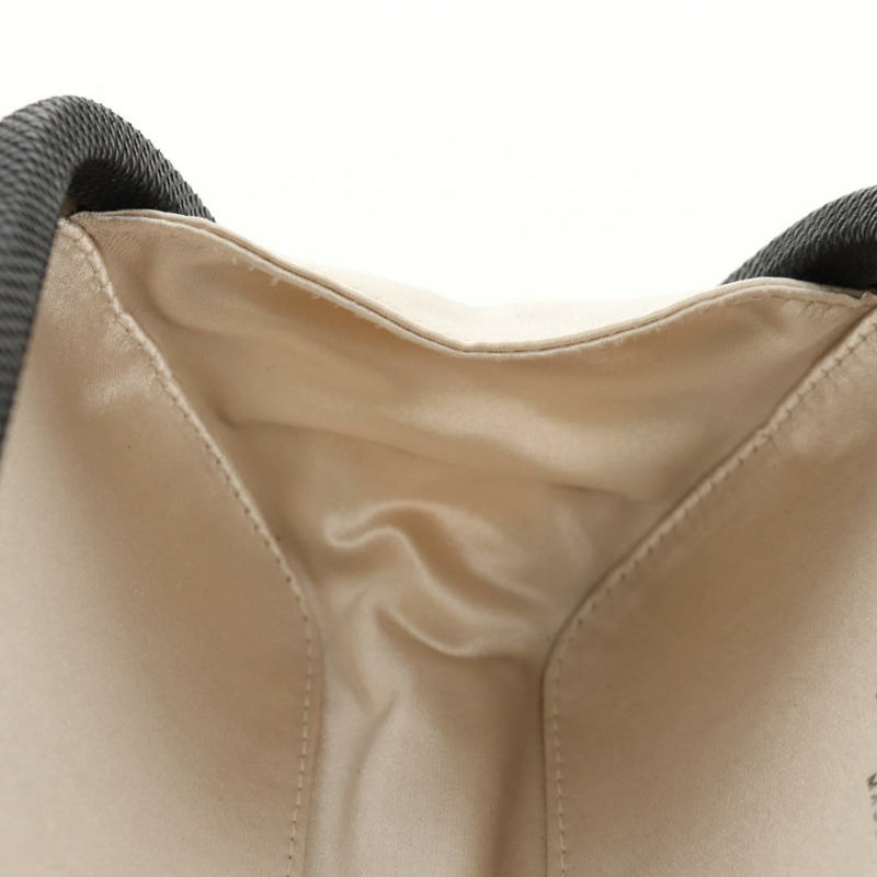 【日本直送】BOTTEGA VENETA 金屬灰色結飾手拿包 Auth 147725A-18