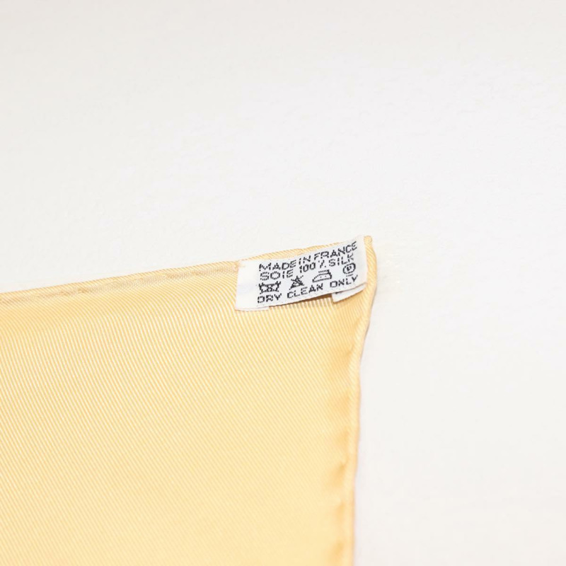 【日本直送】HERMES Carre 90 圍巾「Qu importe le flacon」絲米色正品 am9538-12