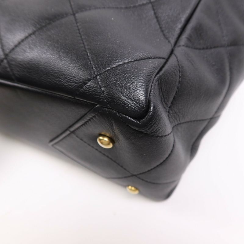 CHANEL 牛皮皮革Matelasse Tote金扣手挽袋-6