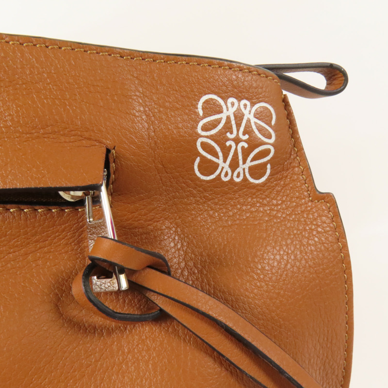 LOEWE 牛皮皮革Anton Bag銀扣肩背袋-7