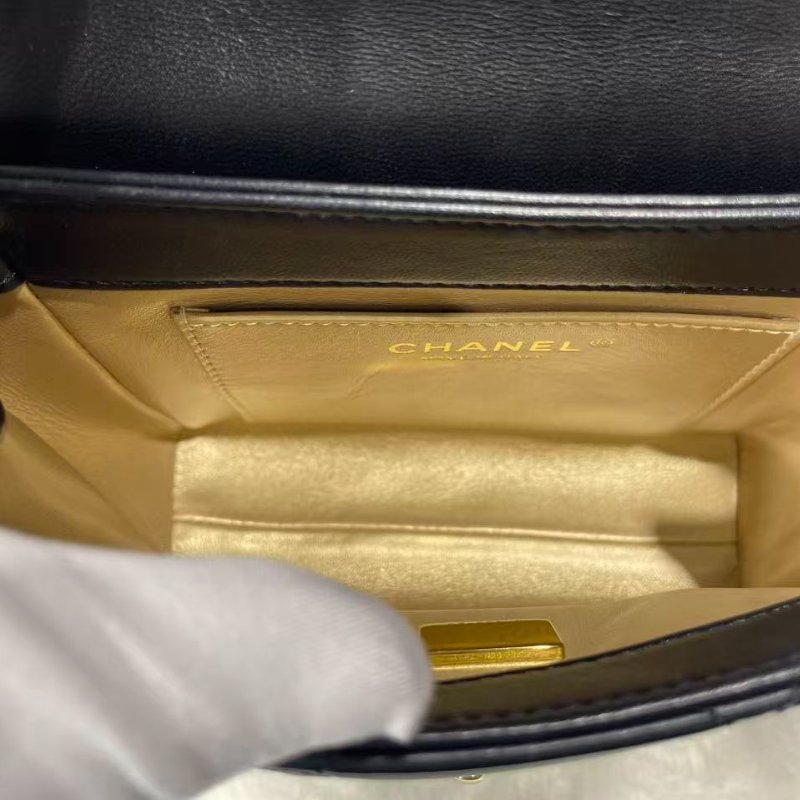 Chanel 水鑽LOGO 22s 方胖子包-4