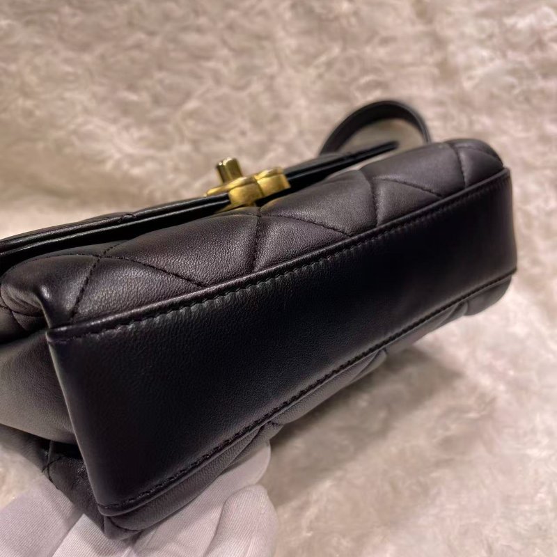 Chanel 水鑽LOGO 22s 方胖子包-6