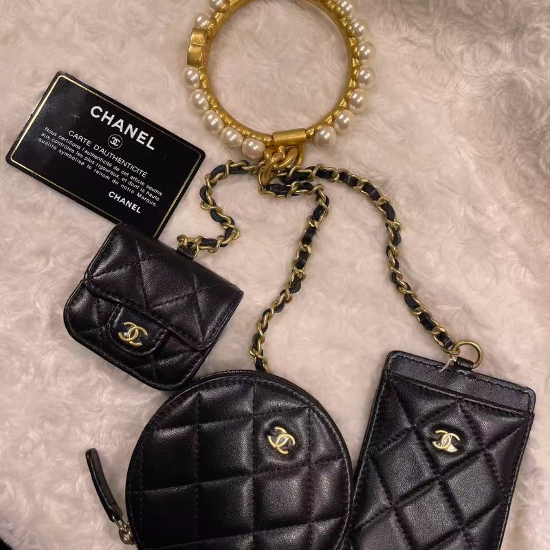Chanel Bracelet with Small Shapes and Chain.珍珠手挽3合1小包-0