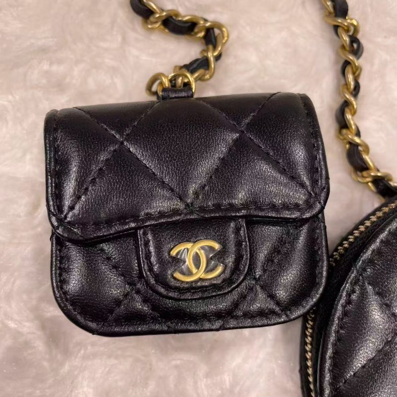 Chanel Bracelet with Small Shapes and Chain.珍珠手挽3合1小包-2