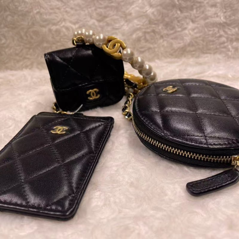 Chanel Bracelet with Small Shapes and Chain.珍珠手挽3合1小包-4