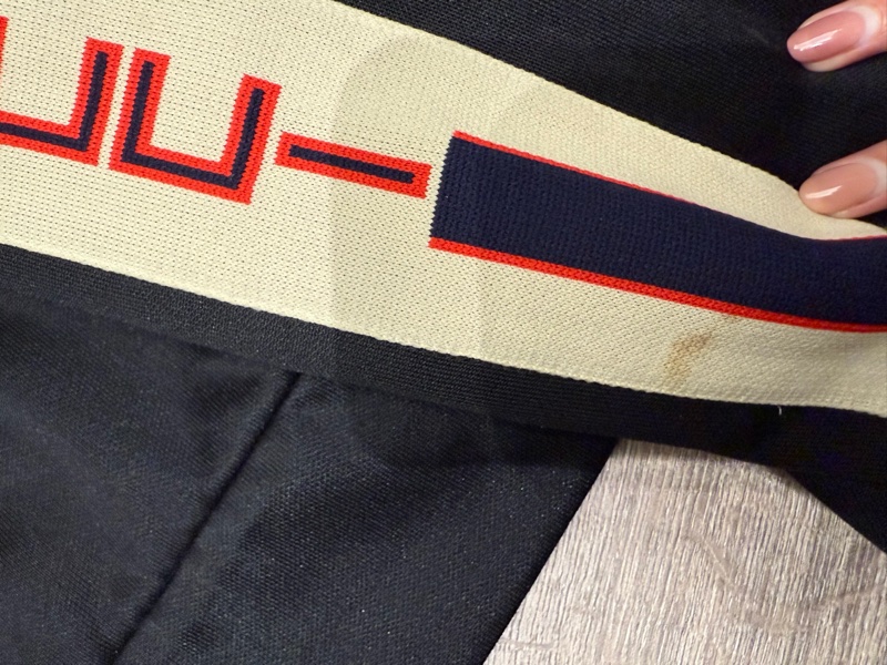 可議價✨男款Gucci經典配色運動外套-10