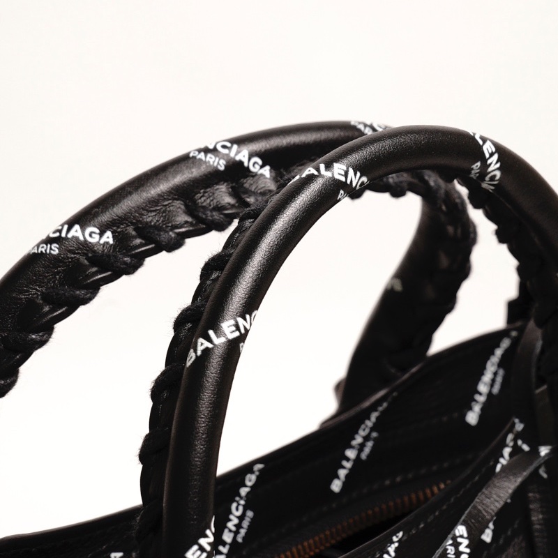 Balenciaga S City 機車包|滿版英文logo(黑色)-9