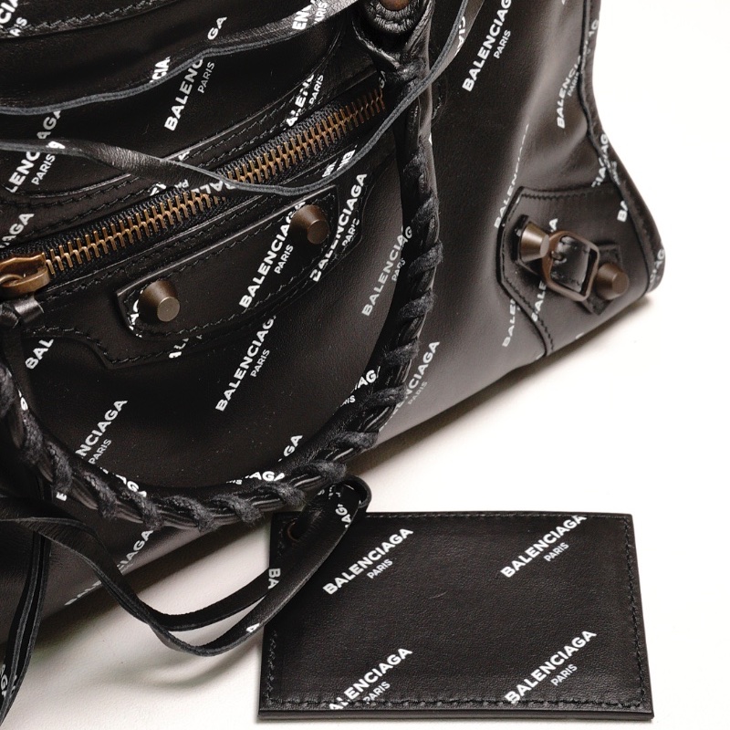 Balenciaga S City 機車包|滿版英文logo(黑色)-13