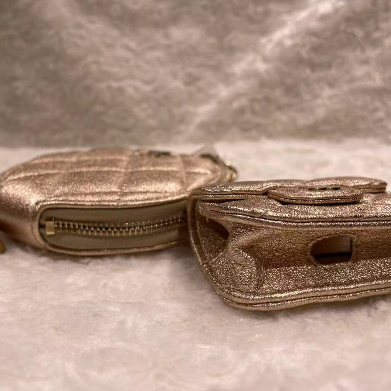 Chanel Airpods Pouch金扣零錢包-4