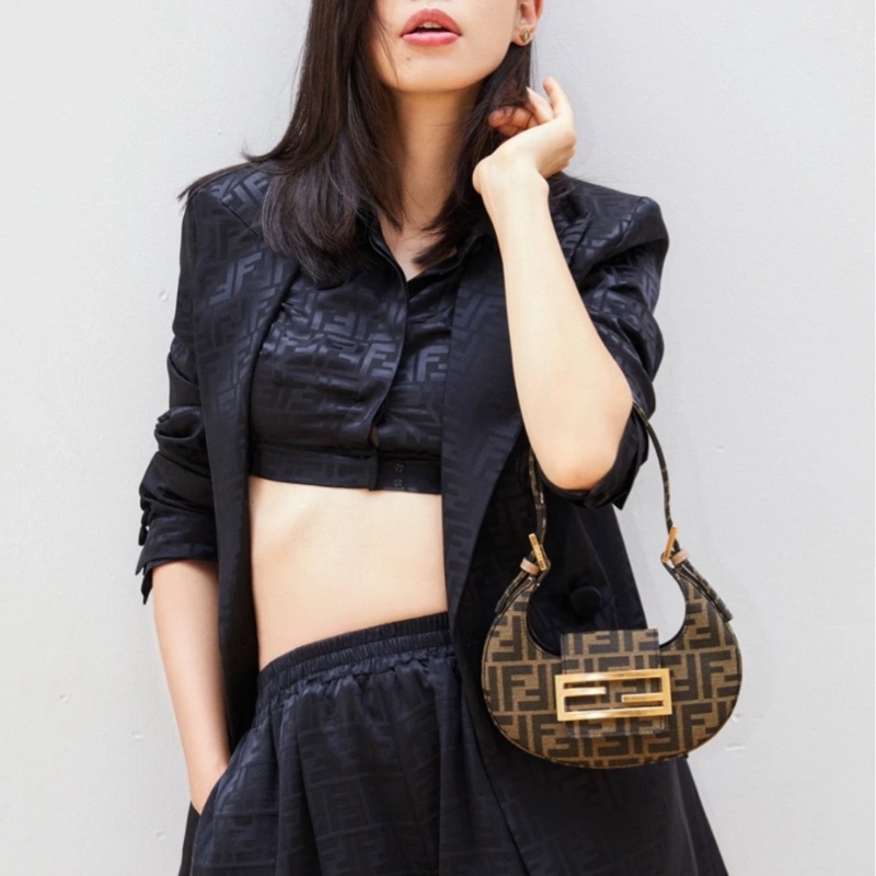 「JL精品代購 」97新 FENDI mini月牙包-1